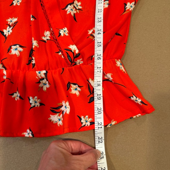 Sienna Sky Red Floral Print Peplum Top - size small - Picture 10 of 10
